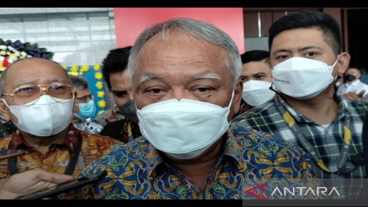 Menteri PUPR Basuki Hadimuljono menyampaikan keterangan kepada awak media di sela-sela pembukaan Infrastructure Connect 2022 di Jakarta, Rabu (23/11/2022). ANTARA/Aji Cakti