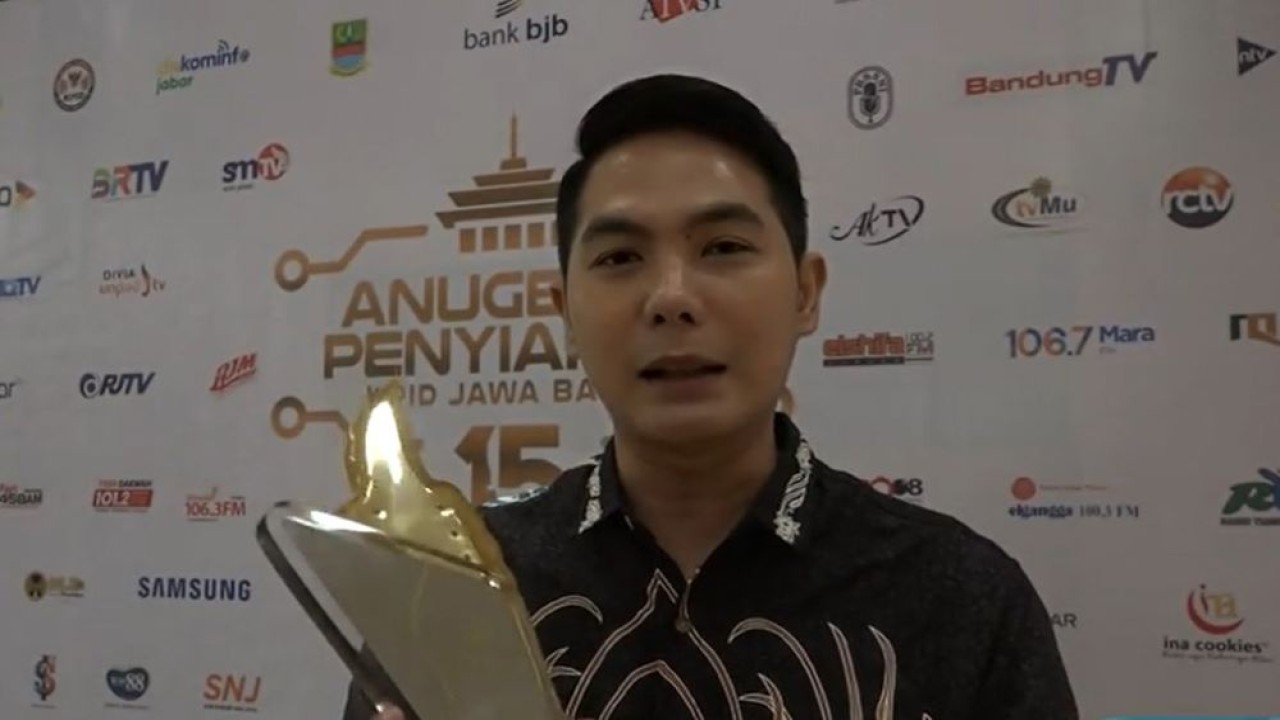 Muhammad Irsal dari Nusantara TV terpilih sebagai Presenter Televisi Terfavorit KPID Jawa Barat Award 2022.