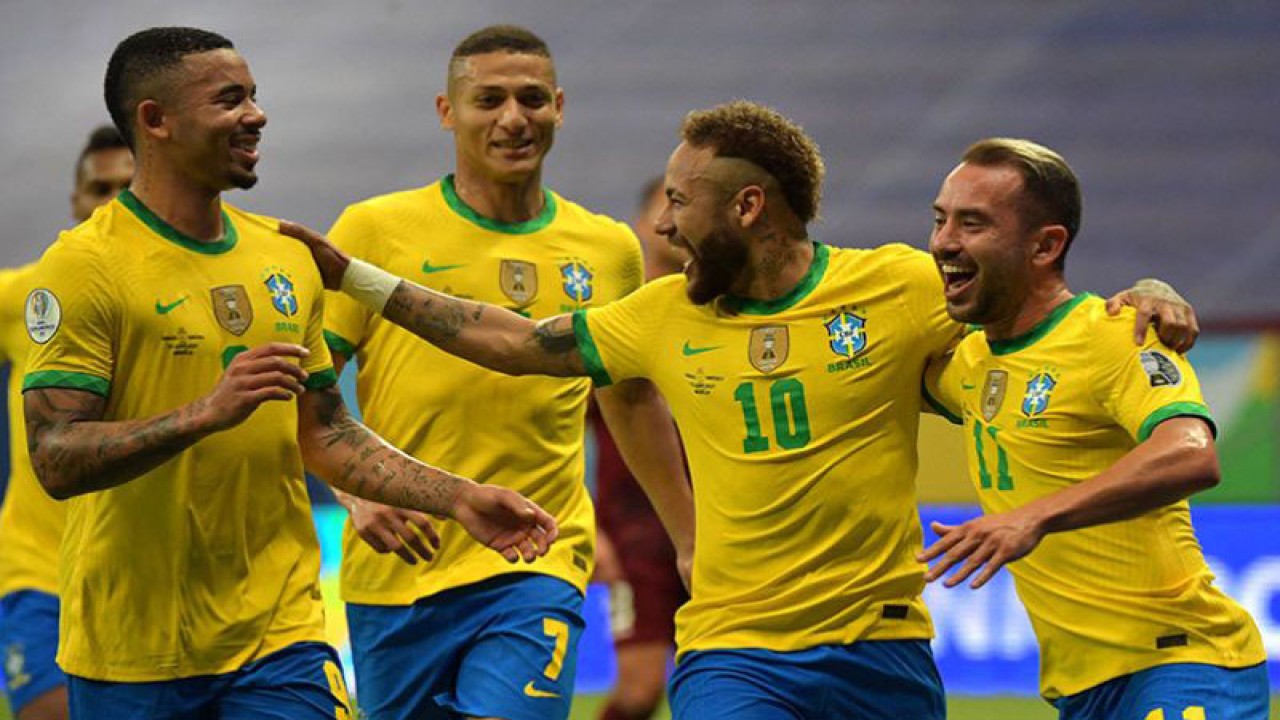 Arsip - Neymar (kedua kanan) melakukan selebrasi usai cetak gol kedua Brazil dalam pertandingan perdana Copa America 2021 lawan Venezuela di Mane Garrincha Stadium, Brasilia pada 14 Juni 2021. ANTARA/AFP/NELSON ALMEIDA/pri.