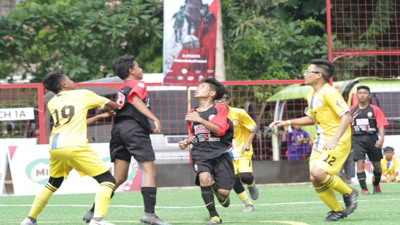 Para peserta mengikuti INAFootball Seven Soccer Festival. (ANTARA/HO-INAFootball)