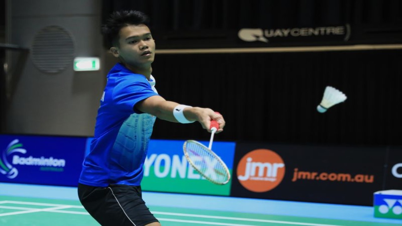 Pebulu tangkis tunggal putra Christian Adinata saat menjalani latihan perdana Australian Open 2022 di Quay Centre, Sydney, Senin (14/11/2022) (ANTARA/HO-PP PBSI)