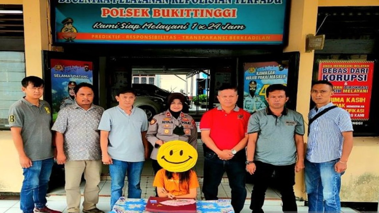 Pelaku pencuri emas LS (26) berhasil ditangkap Polisi di daerah Muaro Labuh, Solok Selatan. (ANTARA/Alfatah)