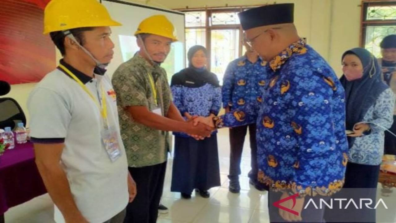 Pembukaan Pelatihan Tenaga Kerja Konstruksi di Kabupaten Bangka Tengah, Jumat (11/11/2022). ANTARA/Ahmadi