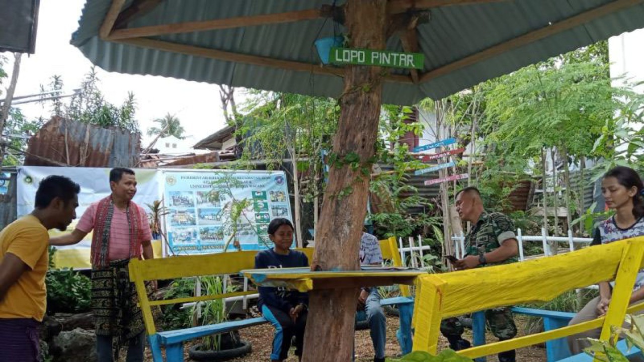 Pemerintah Kelurahan Bakunase Kecamatan Kota Raja Kota Kupang Provinsi Nusa Tenggara Timur telah membangun sarana belajar guna membantu pemulihan belajar bagi siswa yang kesulitan dalam belajar akibat pandemi COVID-19. (ANTARA/Benny Jahang)