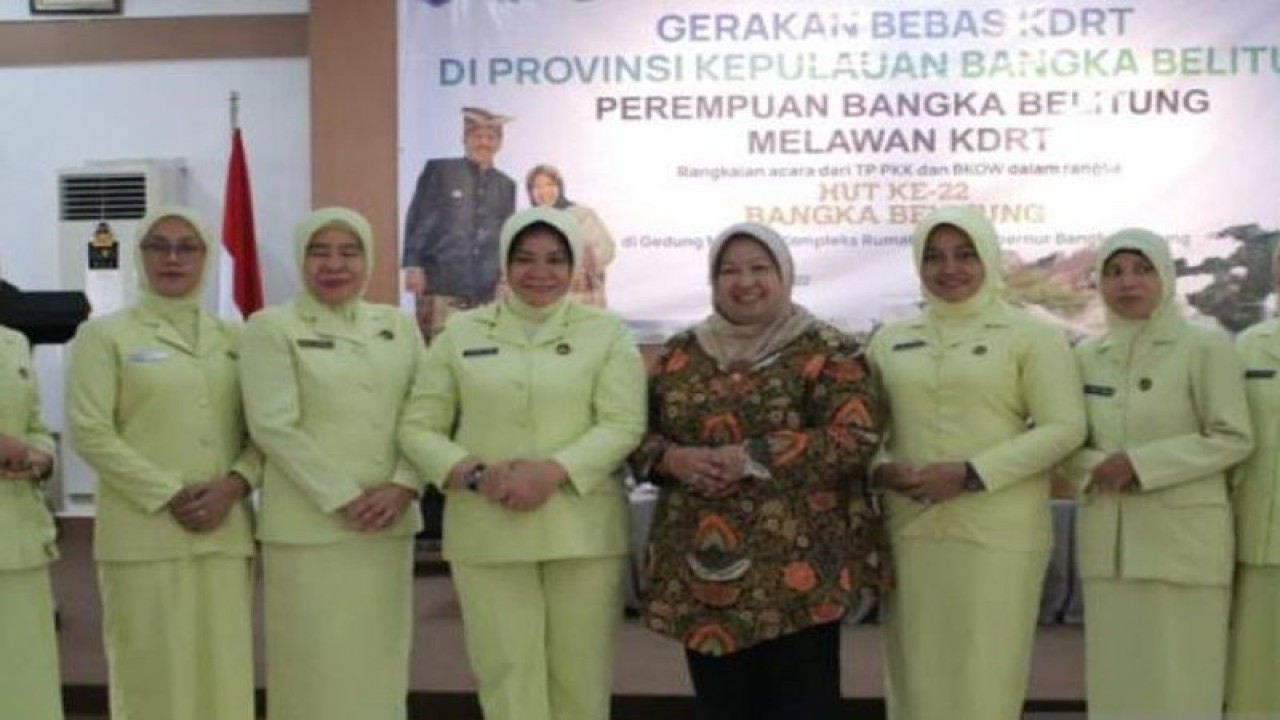 Tim Penggerak Pemberdayaan dan Kesejahteraan Keluarga (TP PKK) bersama Badan Kerjasama Organisasi Wanita (BKOW) Provinsi Kepulauan Bangka Belitung mencanangkan Gerakkan Bebas kekerasan dalam rumah tangga (KDRT) di Pangkalpinang, Kamis (24/11/2022). ANTARA/HO-Diskominfo Babel