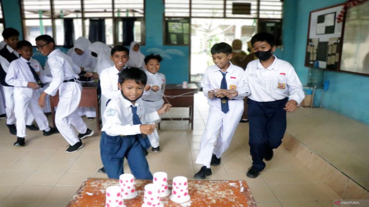 Perlu kreativitas guru untuk menjadikan proses belajar mengajar menjadi pengalaman yang berkesan. (ANTARA/HO-SP)