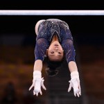 Pesenam putri AS Sunisa Lee saat berkompetisi pada nomor palang bertingkat Olimpiade Tokyo 2020 di Ariake Gymnastics Centre, Tokyo, 1 Agustus 2021 (AFP/LOIC VENANCE)-1668569341