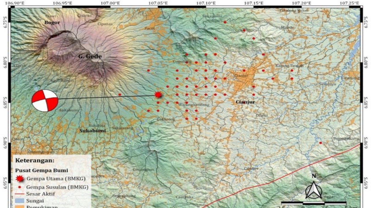 Peta pusat gempa bumi Cianjur 2022 meliputi gempa utama dan gempa-gempa susulan, memperlihatkan bagian patahan yang bergerak atau rupture area. (ANTARA/HO-Badan Geologi)