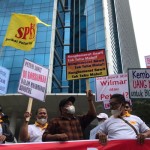 Petani anggota SPKS berunjuk rasa di depan kantor Komisi Pengawas Persaingan Usaha (KPPU) Jakarta, Selasa (15/11/2022). ANTARA/HO-SPKS-1668501762