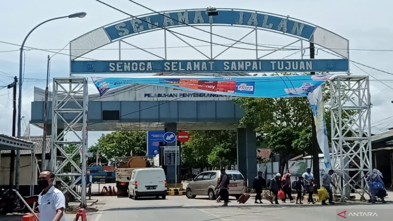 Pintu Gerbang Kabupaten Penajam Paser Utara. ANTARA/Bagus Purwa