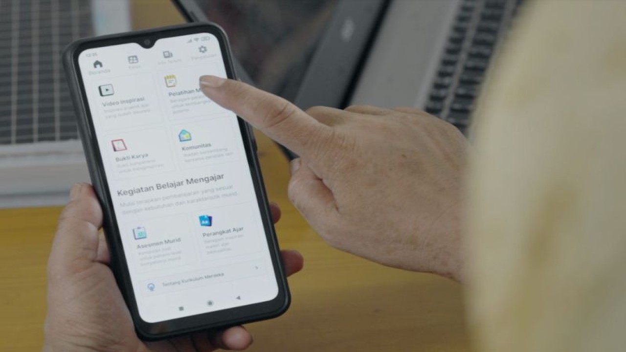 Ilustrasi aplikasi Platform Merdeka Mengajar yang digunakan untuk meningkatkan kompetensi guru. (FOTO ANTARA/HO- Humas Kemendikbudristek)
