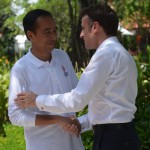 Presiden Joko Widodo (kiri) menyambut Presiden Prancis Emmanuel Macron-1668588054