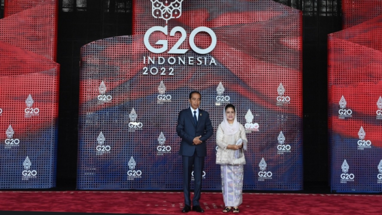 Presiden Jokowi bersama ibu Iriana