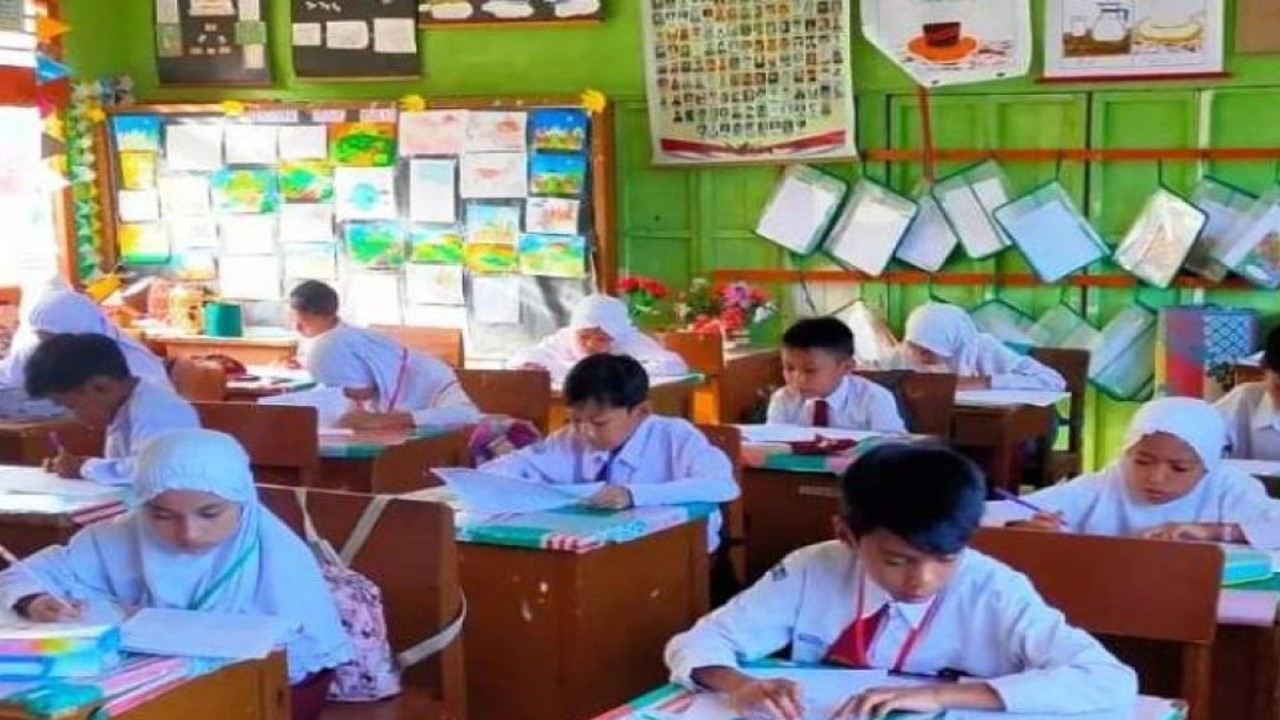 Proses belajar di salah satu sekolah dasar di Bukittinggi. (ANTARA/HO-Disdikbud Bukittinggi