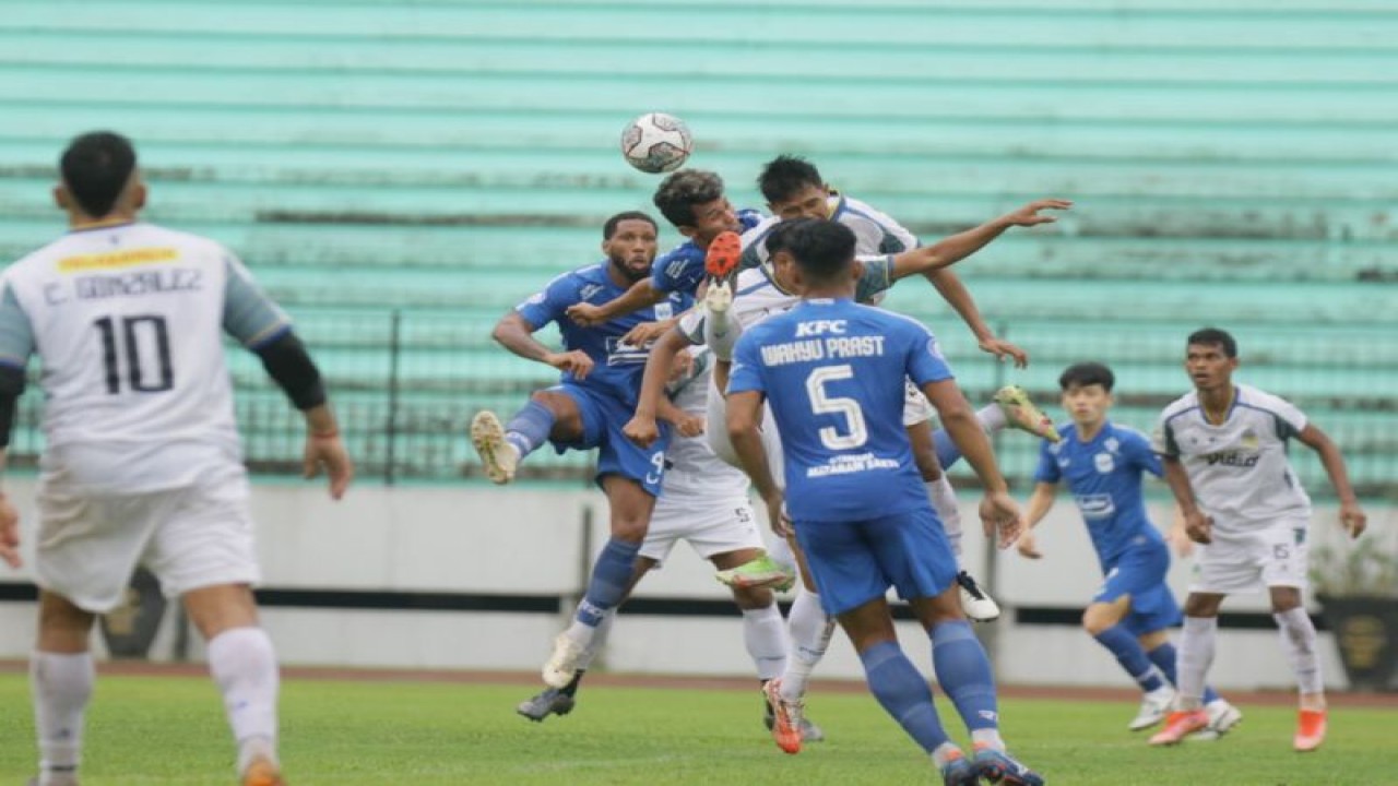 Laga uji tanding PSIS Semarang melawan PSI Yogyakarta di Stadion Moch Soebroto, Magelang, Jumat (25/11/2022). (ANTARA/HO-PSIS Semarang)