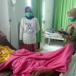Salah seorang peserta JKN, Zahra Aliu (21) (kiri) menjalani perawatan usai operasi usus buntu di Gorontalo. ANTARA/HO-BPJS Kesehatan Gorontalo-1668397806