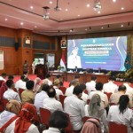 Sebanyak 63 kepala puskesmas menandatangani kontrak kinerja di Balai Kota Surabaya, Rabu (9/11/2022). (ANTARA/HO-Diskominfo Surabaya)-1668071803