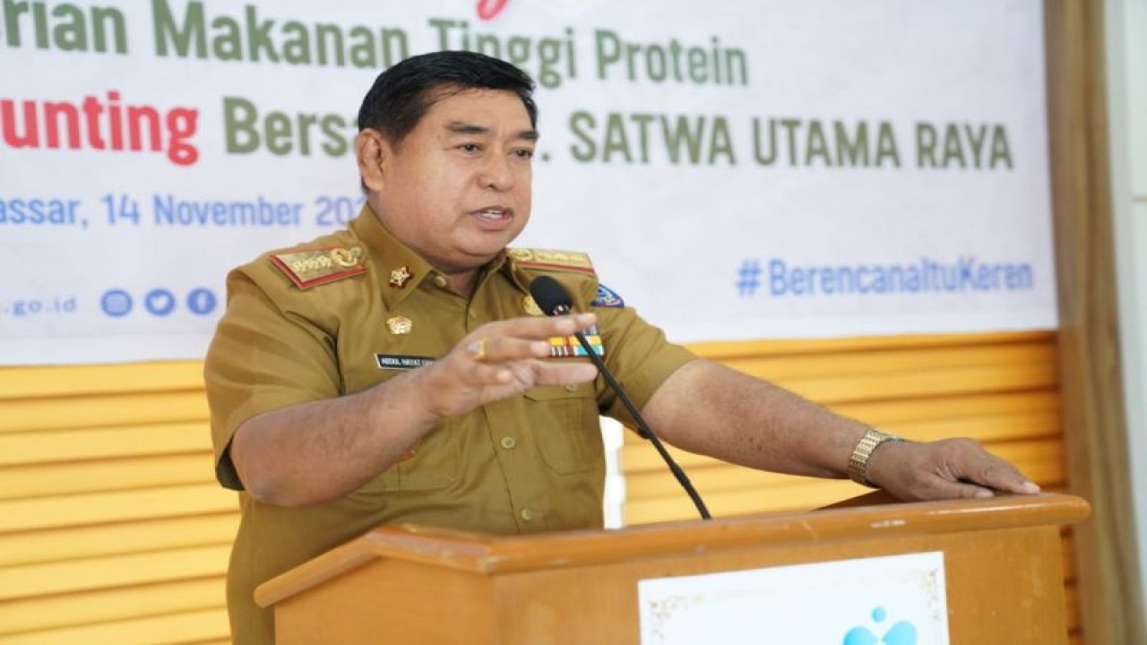 Sekda Provinsi Sulawesi Selatan Abdul Hayat Gani memberikan sambutan pada acara penanganan stunting di Makassar, Senin,(14/11/2022). ANTARA/HO-Humas Pemprov Sulsel