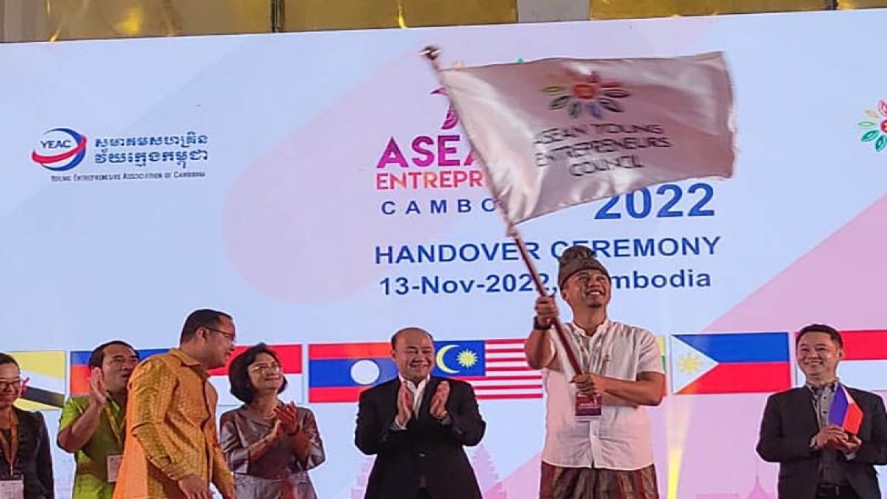 Sekretaris Jenderal Himpunan Pengusaha Muda Indonesia (HIPMI) Bagas Adhadirgha ditunjuk menjadi Chairman untuk keketuaan ASEAN Young Entrepreneurs Council (AYEC) di Kamboja. ANTARA/Ho-Humas Hipmi