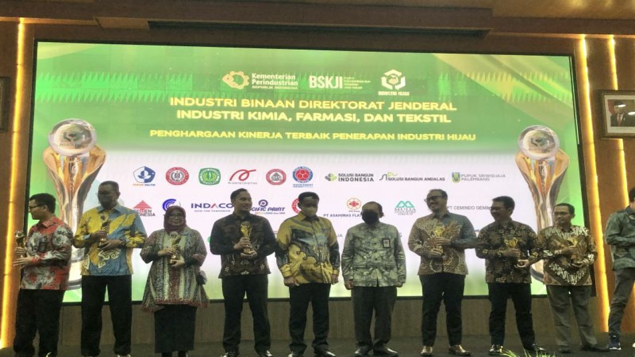 Seremoni penyerahan Penghargaan Industri Hijau oleh Kementerian Perindustrian di Jakarta, Jumat. (ANTARA/ Sella Panduarsa Gareta)