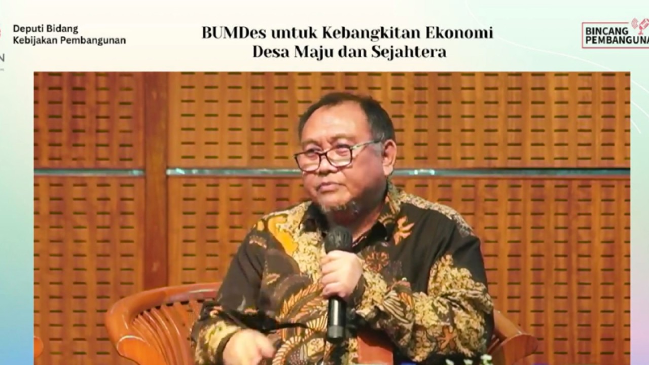 Staf Ahli Bidang Pembangunan dan Kemasyarakatan Kementerian Desa, Pembangunan Daerah Tertinggal, dan Transmigrasi (Kemdes PDTT) Bito Wikantosa berbicara dalam Webinar BUMDes Untuk Kebangkitan Ekonomi Desa Maju Dan Sejahtera di Jakarta, Rabu (30/11/2022). ANTARA/Martha Herlinawati Simanjuntak