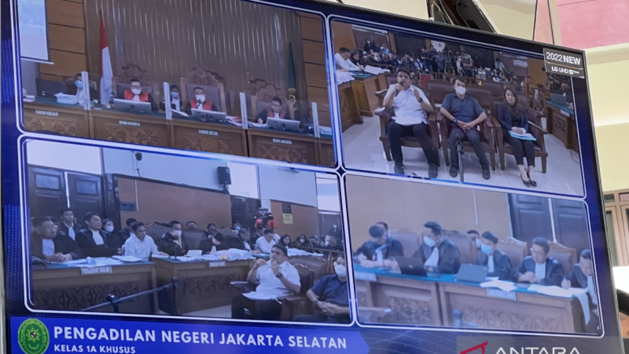 Suasana sidang untuk terdakwa Richard Eliezer, Kuat Maruf, dan Ricky Rizal dengan agenda pemeriksaan saksi di Pengadilan Negeri Jakarta Selatan, Jakarta, Senin (21/11/2022). ANTARA/Putu Indah Savitri