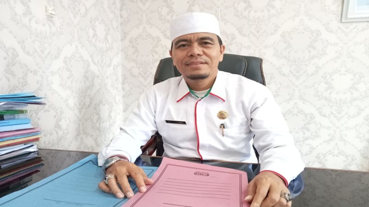 Kepala Seksi Penyelenggaraan Haji dan Umrah Kantor Kementerian Agama Pasaman Barat Suharjo Lubis. ANTARA/Altas Maulana