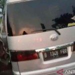 Tangkapan layar- Kendaraan minibus yang terlibat kecelakaan di KM 139 Tol Cipali Indramayu, Jawa Barat, Selasa (15/11/2022). (ANTARA/Khaerul Izan)-1668480222