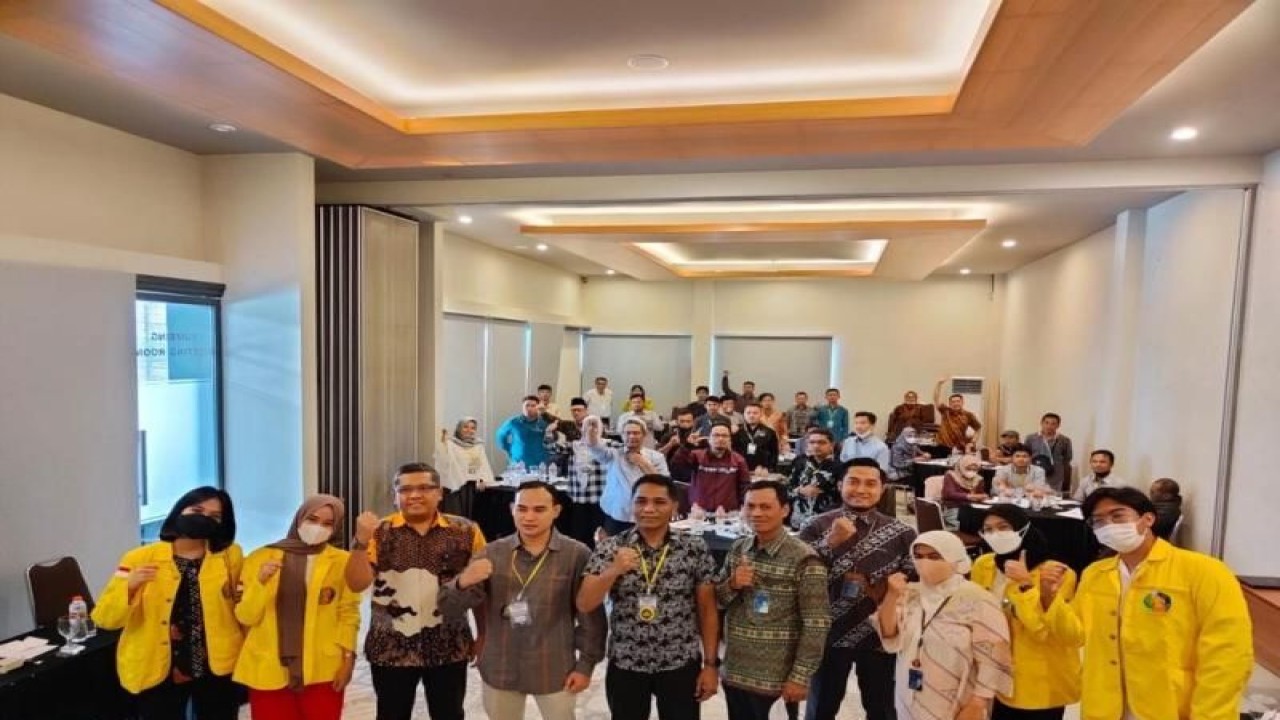 Program Studi (Prodi) Administrasi Keuangan dan Perbankan, Program Pendidikan Vokasi Universitas Indonesia (UI) ketika memberikan pedampingan bisnis untuk meningkatkan kapasitas BumDes. (ANTARA/Foto: Humas UI)