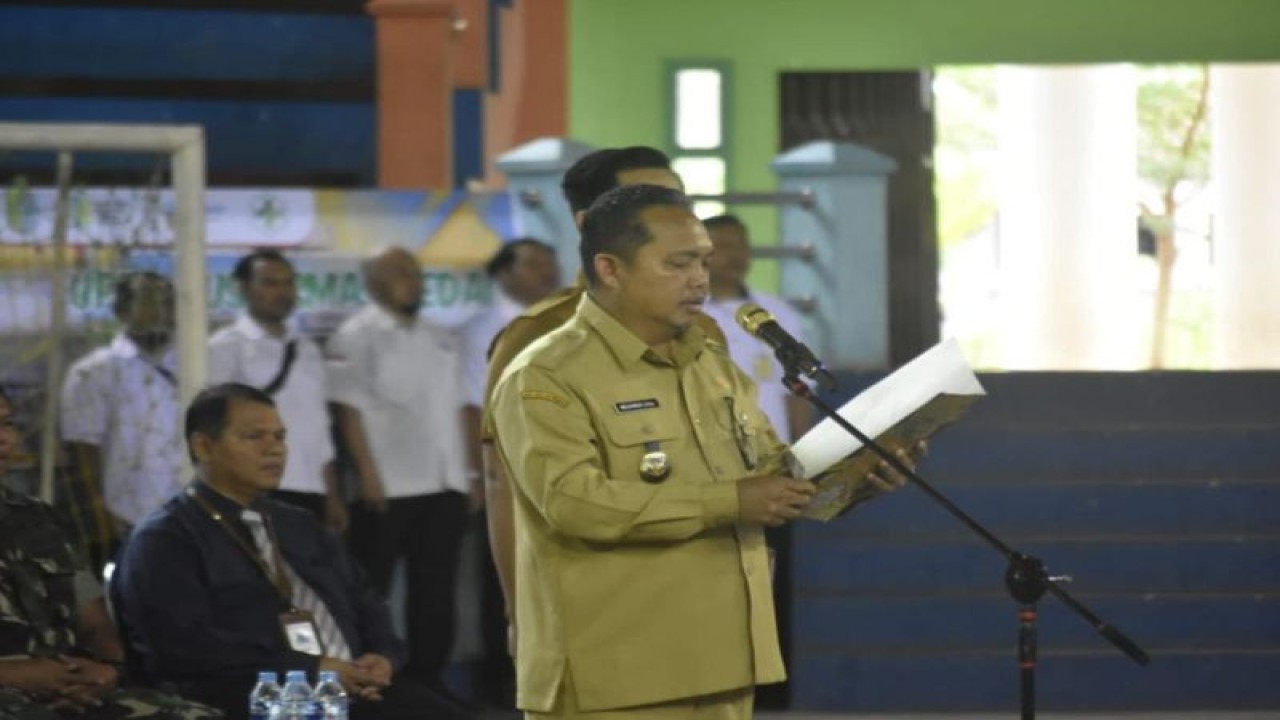 Wakil Bupati Sintang jadi inspektur upacara peringatan Hari Kesehatan Nasional Tahun 2022, di Sintang Kalimantan Barat, Senin (14/11/2022). ANTARA/HO-Prokopim Setda Sintang. (Teofilusianto Timotius)