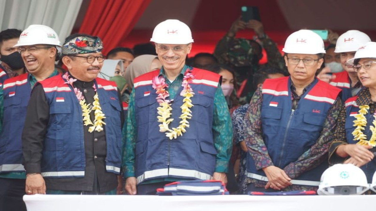 Wakil Gubernur Bali Tjok Oka Artha Ardhana Sukawati dalam groundbreaking gedung pelayananan ibu dan anak di RSUP Prof Ngoearah di Denpasar, Kamis (17/11/2022). ANTARA/HO-Pemprov Bali