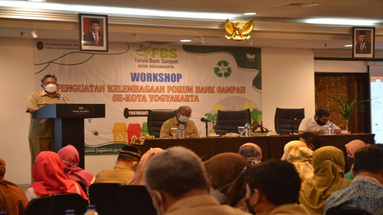 Kegiatan Workshop Penguatan Kelembagaan Forum Bank Sampah se-Kota Yogyakarta, di Ballroom Hotel Santika, Senin (7/11/2022). (Istimewa/Pemkot Yogyakarta)  