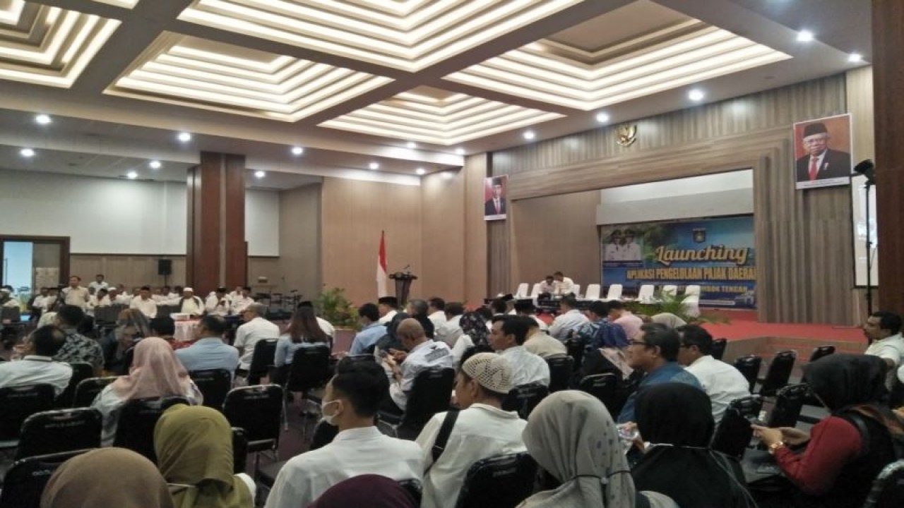 Acara peluncuran aplikasi E-PAD Mandalika yang digelar Pemkab Lombok Tengah, NTB di kantor bupati setempat, Rabu (14/12/2022) (ANTARA/Akhyar)