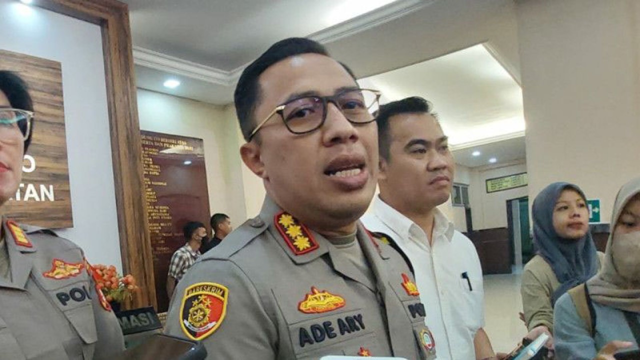 Kapolres Metro Jakarta Selatan Kombes Pol Ade Ary Syam Indradi memberikan keterangan kepada awak media, Jakarta, Kamis (22/12/2022). ANTARA/Luthfia Miranda Putri