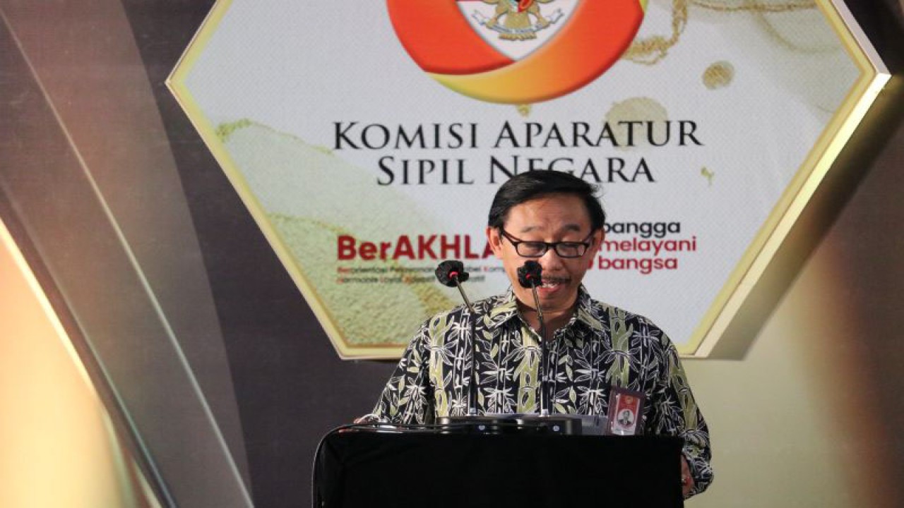 Ketua Komisi Aparatur Sipil Negara (KASN) Agus Pramusinto saat menyampaikan sambutan dalam acara Anugerah Meritokrasi 2022, Jakarta, Kamis (8-12-2022). (ANTARA/HO-KASN)