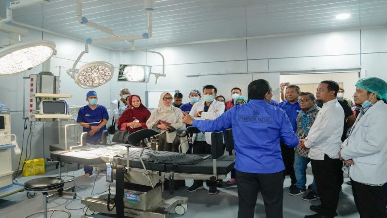 Gubernur Sulsel Andi Sudirman Sulaiman mengunjungi sejumlah fasilitas terbaru RSKD Dadi Makassar, di Makassar, Jumat (23/12/2022). ANTARA/HO-Humas Pemprov Sulsel