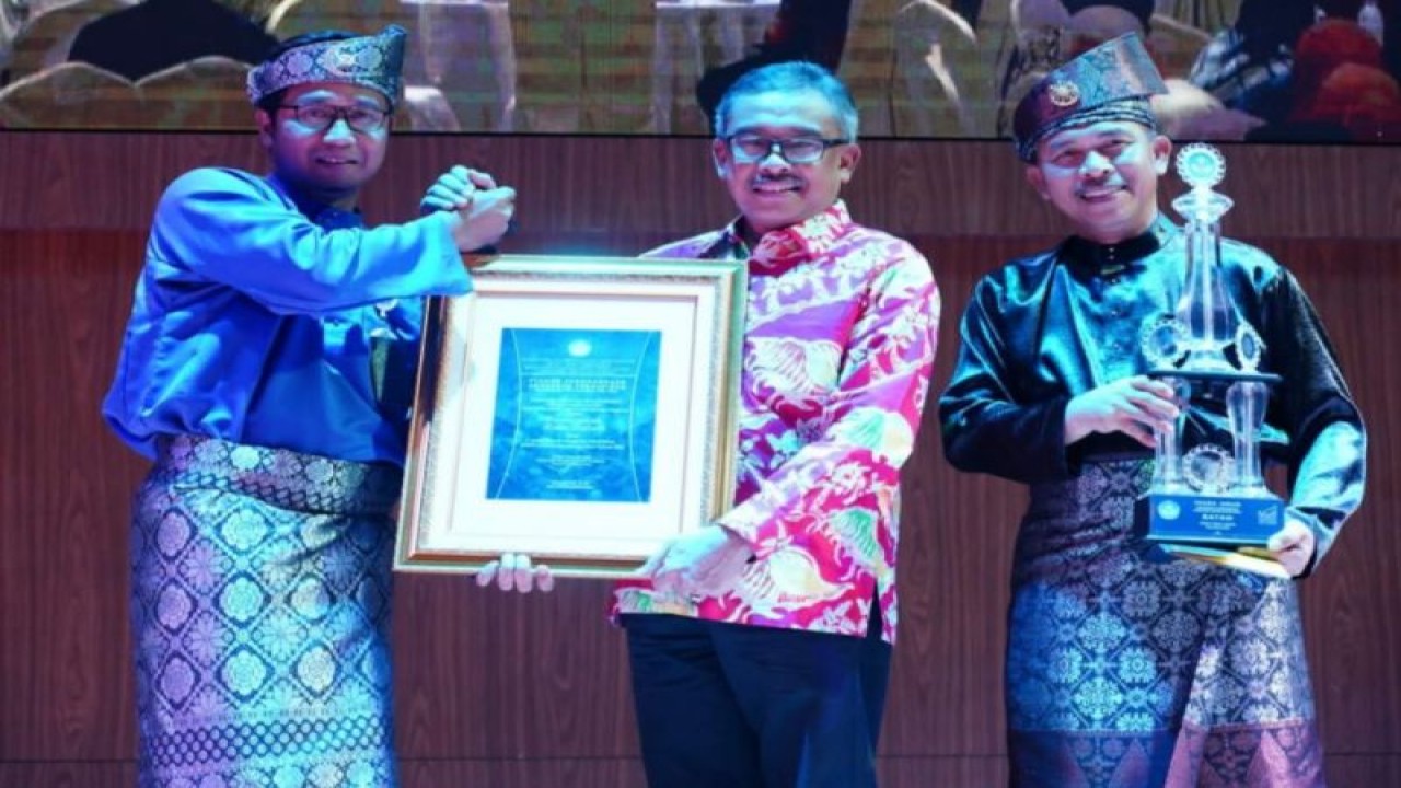 Batam raih juara umum Anugerah Pendidikan BPMP Kepri 2022 (ANTARA/HO-Humas Pemkot Batam)