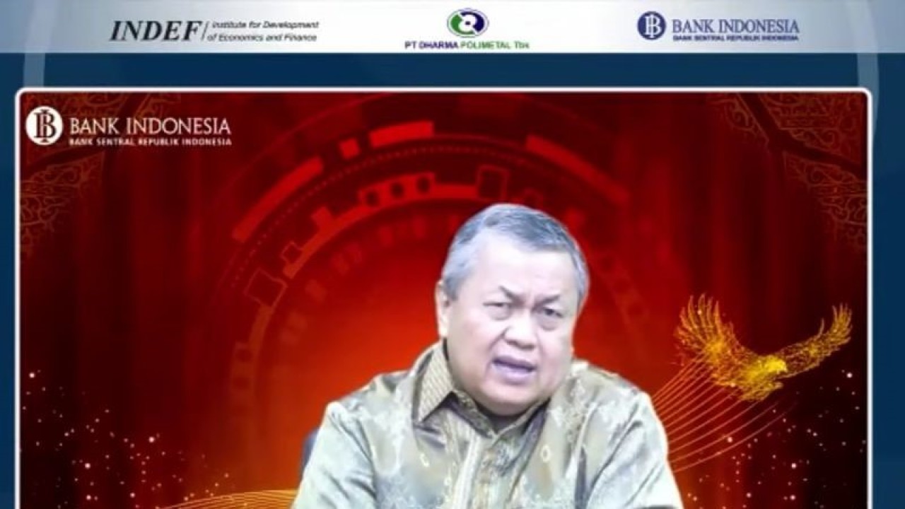 Tangkapan layar Gubernur Bank Indonesia Perry Warjiyo dalam webinar Proyeksi Ekonomi Indonesia yang dipantau di Jakarta, Senin (5/12/2022). (ANTARA/Sanya Dinda)