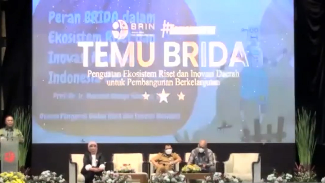 Anggota Dewan Pengarah Badan Riset dan Inovasi Nasional (BRIN) Marsudi Wahyu Kisworo berbicara dalam acara Temu Brida dengan tema Penguatan Ekosistem Riset dan Inovasi Daerah untuk pembangunan Berkelanjutan yang diikuti virtual di Jakarta, Senin (28/11/2022). ANTARA/Martha Herlinawati Simanjuntak