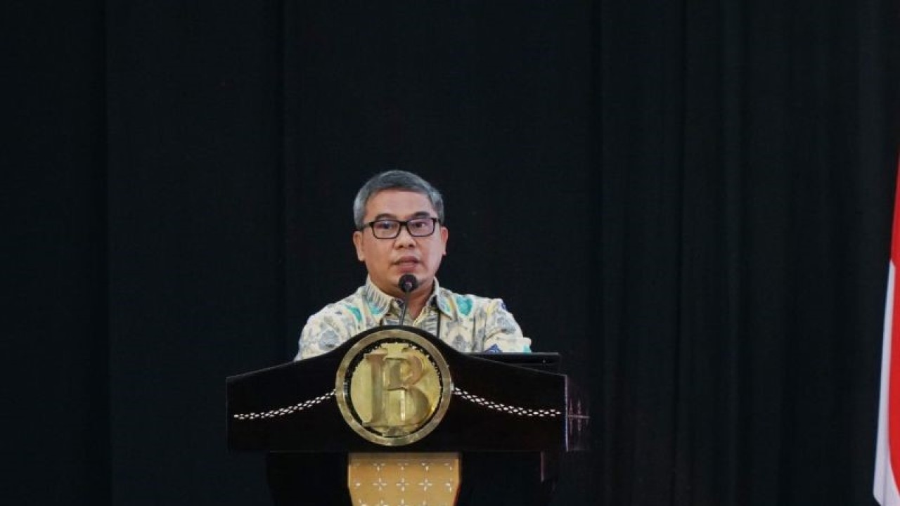 Deputi Kepala Perwakilan Bank Indonesia Provinsi NTB, Achmad Fauzi. (ANTARA/Awaludin)