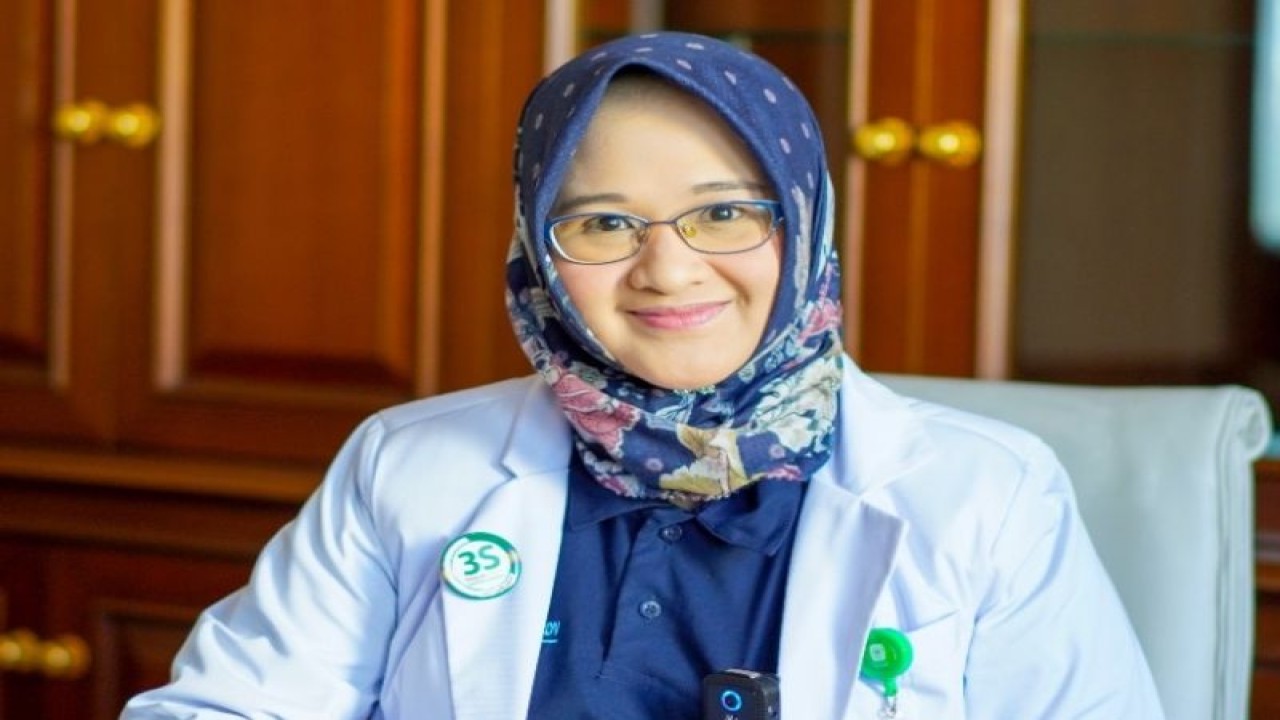 Dokter Spesialis Departemen Medik Dermatologi dan Venereologi RS Sari Asih Serang dr. Kharisma Yuliasis Widiasri