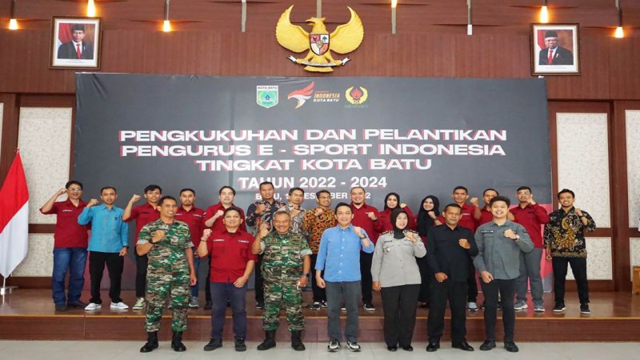 Pengukuhan dan Pelantikan Pengurus E-sport Indonesia (ESI) Kota Batu, di Kota Batu, Jawa Timur, Jumat (16/12/2022). ANTARA/HO-Humas Pemkot Batu