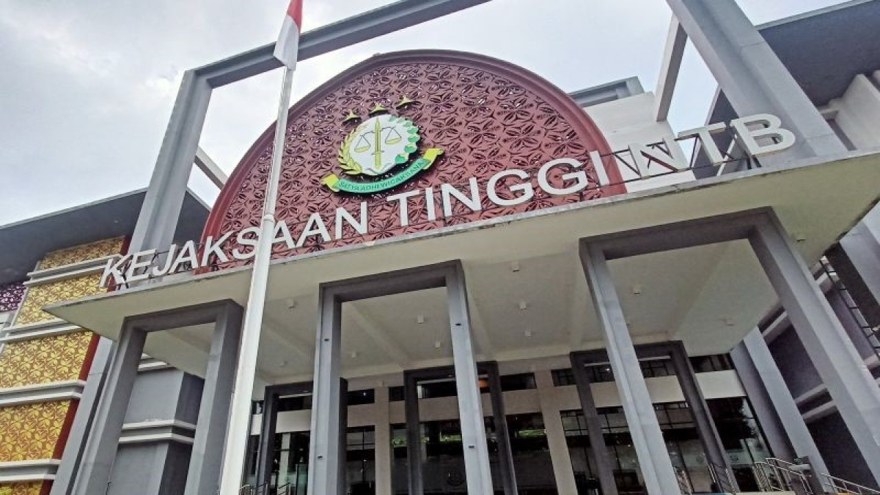 Foto dokumentasi-Gedung Kejati NTB. (ANTARA/Dhimas B.P.)