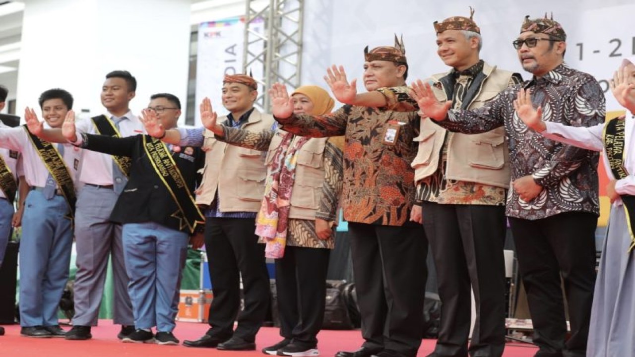 Gubernur Jawa Tengah Ganjar Pranowo saat menghadiri peringatan Road to Hari Antikorupsi Sedunia (Hakordia) di Gedung Negara Grahadi Jawa Timur, Surabaya, Kamis (1/12/2022). (ANTARA/HO-Humas Pemprov Jateng)