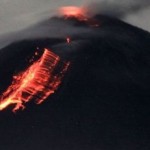 Gunung Semeru semburkan lava pijar/ist-1671182270