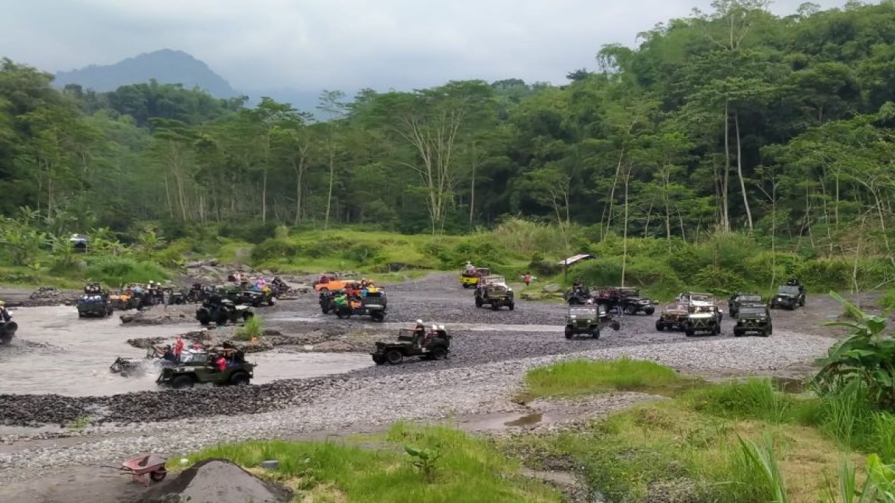 Jip wisata "lava tour" lereng Gunung Merapi Kabupaten Sleman. ANTARA/HO-Dinas Pariwisata Sleman