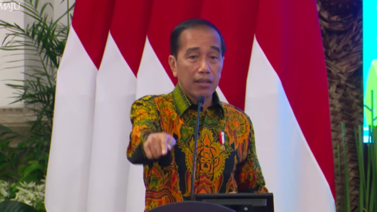 Tangkapan layar - Presiden Jokowi memberikan sambutan dalam Kompas100 CEO Forum di Istana Negara, Jakarta, Jumat (2/12). (ANTARA/Indra Arief Pribadi)