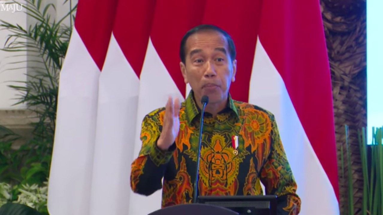 Tangkapan layar - Presiden Jokowi memberikan sambutan dalam Kompas100 CEO Forum di Istana Negara, Jakarta, Jumat (2/12). (ANTARA/Indra Arief Pribadi)