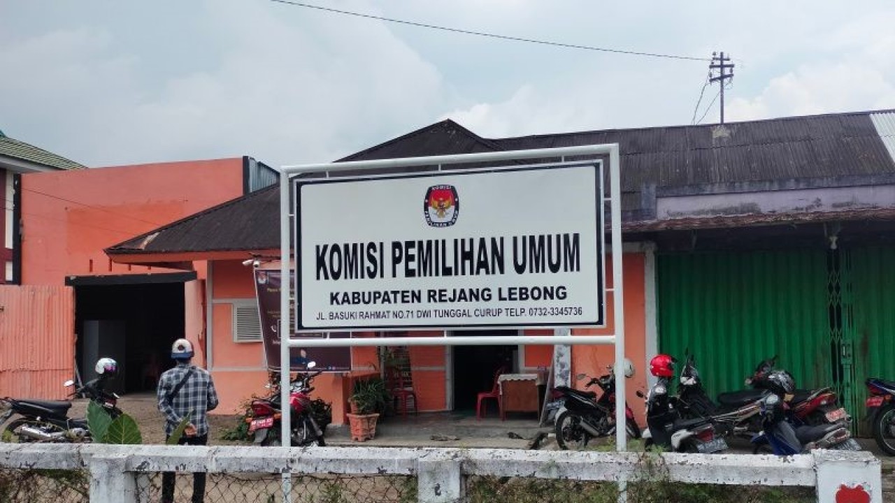 Kantor Komisi Pemilihan Umum (KPU) Kabupaten Rejang Lebong yang berada di Jalan Basuki Rahmat, Kelurahan Dwi Tunggal Curup. dok.ANTARA