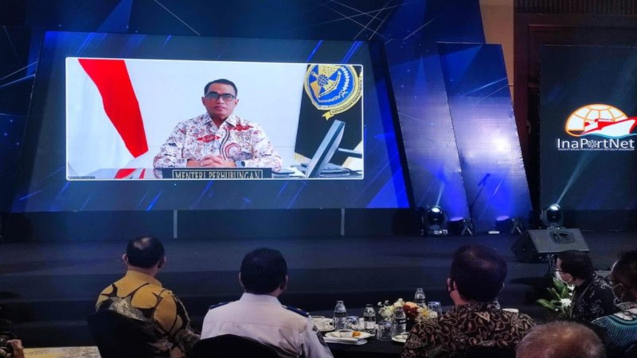 Menteri Perhubungan Budi Karya Sumadi saat menghadiri secara daring peluncuran (go live) penerapan aplikasi Inaportnet di 32 pelabuhan di Jakarta, Selasa (13/12/2022). ANTARA/HO-Kemenhub